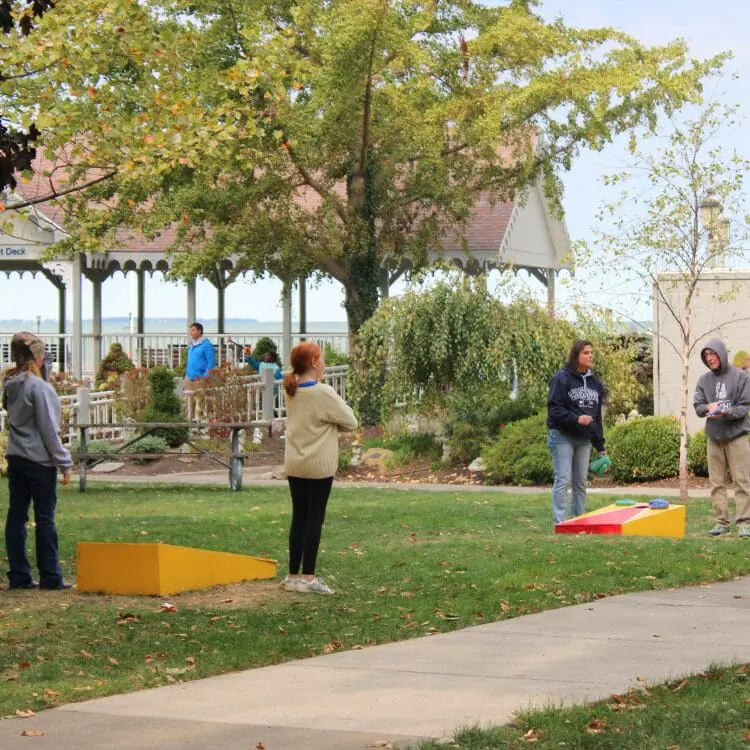 Lawn-Games-WEB-tI63h9
