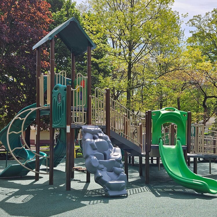 Veith-Family-Friendship-Playground-WEB-qmzHjq